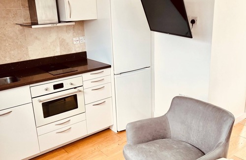 Queen's Gate Apartment | Stunning Kensington apartment, Central London