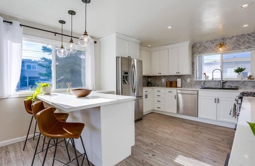 Linda Vista House | Stunning! Lrg Mdrn-Huge Backyard/Outdoor-Hot Tub