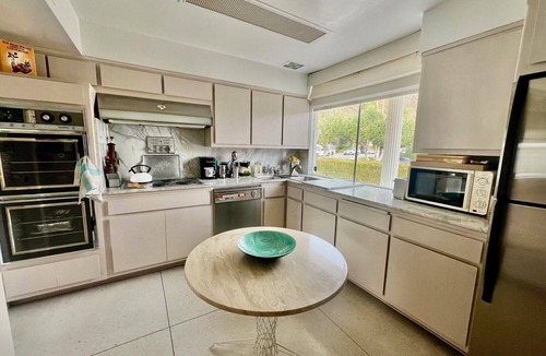 Historic Tennis Club House | Stunning Mid-Century 3-bedroom home in the epicenter of fabulous Palm Springs
