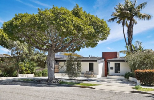 Culver - West House | Stunning Modern 5BR Family Home w/Panoramic views of Penmar Golf, Pet Friendly!