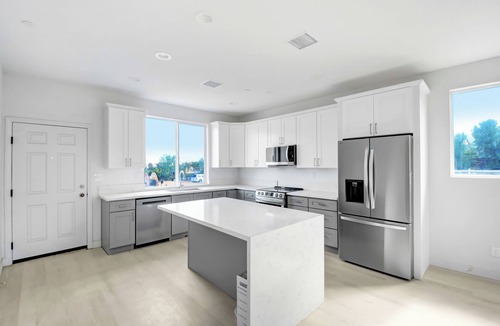 Corona House | Stunning Modern Sanctuary Welcome Temporary Healthcare Professionals