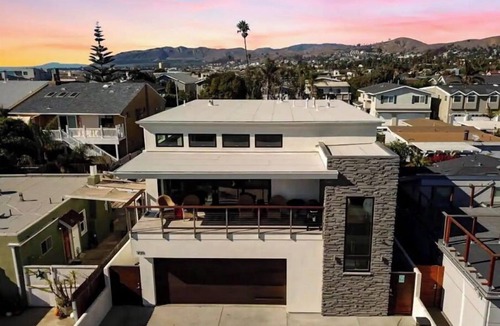 Pierpont Bay House | Stunning New Construction Steps From The Beach