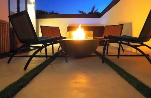 Pierpont Bay House | Stunning New Construction Steps From The Beach