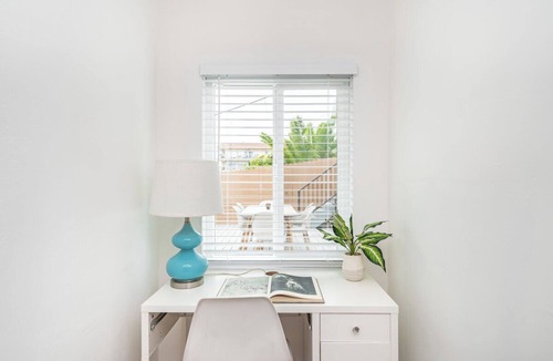 Fort MacArthur House | Stunning Ocean View Spanish House Sleep 12 Comfy