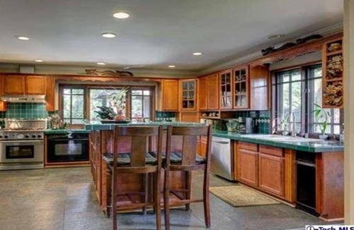 Altadena House | Stunning & Private Craftsman House