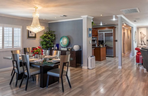 Ladera Heights House | Stunning, Quiet Pvt Luxe Home-Modern Vibe-King Bed, Jacuzzi, Fire Pit, BBQ, More