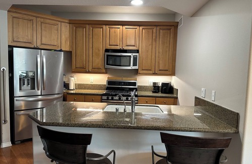 North Redondo Condo | Stunning Senior condo in Redondo Beach walking distance to Mall and restaurants