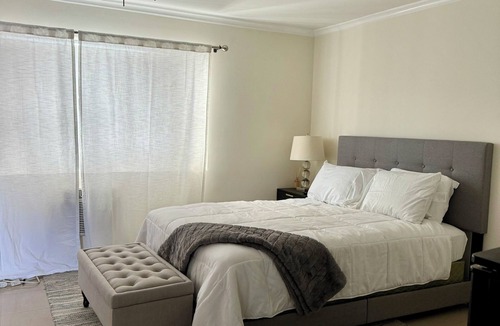 Valley Village Apartment | Stunning Studio located in the alluring Valley near major attractions!
