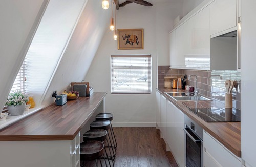 Richmond-upon-Thames Apartment | Stunning views across Bushy Park