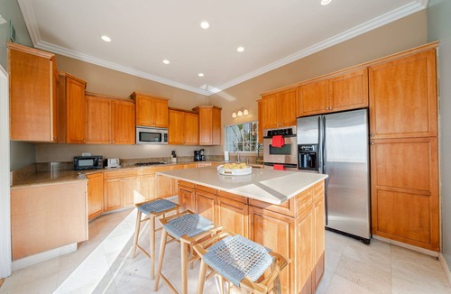 Studio City House | Stunning Views Retro House with Pool/Spa