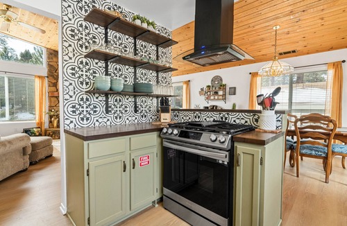 Big Bear Ski Chalet | ✅ StunningViews, GameRoom, BBq, FirePit, HotTub, Spacious & Cozy