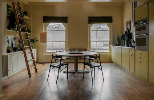 Covent Garden Apartment | Stylish 1 bedroom loft apartment in Covent Garden with terrace