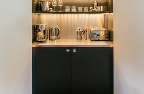 Covent Garden Apartment | Stylish 1 bedroom loft apartment in Covent Garden with terrace