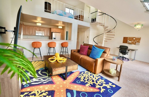 South Redondo Condo | Stylish 1-Bedroom Loft by the Ocean