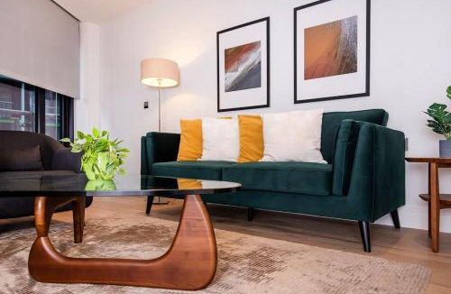 Nine Elms Apartment | Stylish 2 Bed Close to Battersea Power station