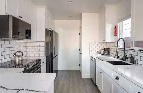 Gardena Apartment | Stylish 2 BR house close to the beaches and L.A. city life!