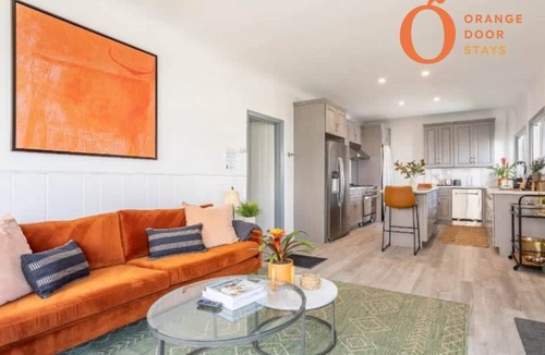 El Porto Apartment | Stylish 2BR Family Suite in Manhattan Beach