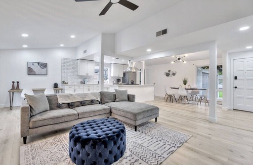Northwest Anaheim House | Stylish 3Br with LUX Amenities and elegant design. 9 Mins to Disneyland & More!