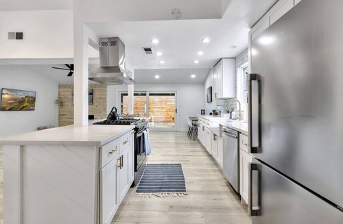 Northwest Anaheim House | Stylish 3Br with LUX Amenities and elegant design. 9 Mins to Disneyland & More!