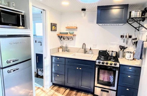 Arcata House | Stylish and Bright-Downtown