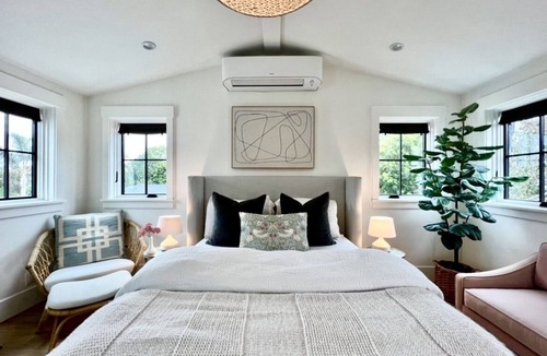 El Segundo House | Stylish & Bright Beach Oasis! Newly built, private suite, 7 blocks to the beach!