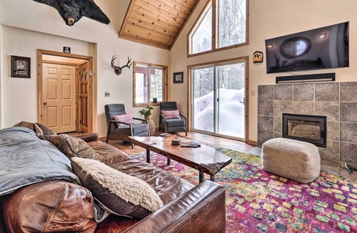 Donner Lake Woods Cabin | Stylish Cabin in Truckee - Swim, Ski, Hike!