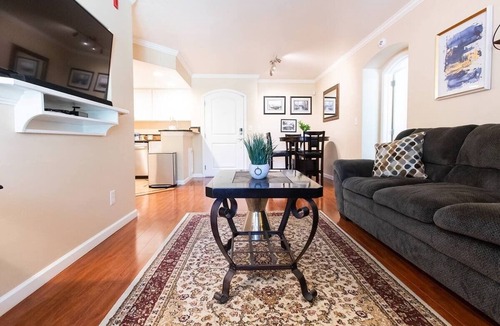 Ridgecrest Apartment | Stylish & Comfy ~ 5★ Location, Office, ♛Queen Bed
