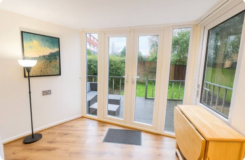 Walworth Apartment | Stylish contractors, sleeps 5. 1 bed flat in Kennington station,elephant &castle