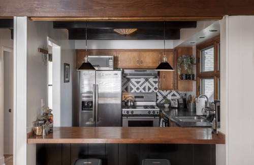Cedar Glen Cabin | Stylish Family+Pet Friendly Cabin by Village + Lake
