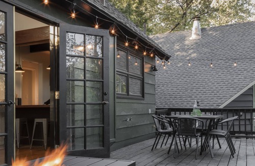Cedar Glen Cabin | Stylish Family+Pet Friendly Cabin by Village + Lake