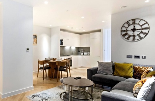 Dudden Hill Apartment | Stylish Flat near Wembley Stadium