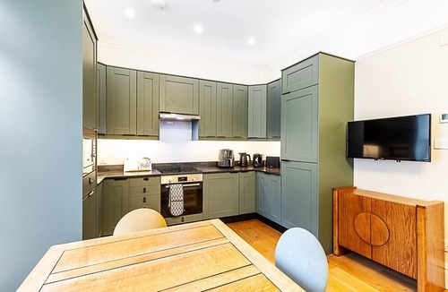 Camberwell Apartment | Stylish Flat near Denmark Hill
