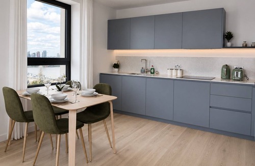 Peninsula Apartment | Stylish Greenwich flat near The O2 with Balcony & Wi-Fi