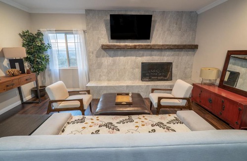 Studio City House | Stylish Hollywood Hills Home with Million Dollar Views Waiting for You!