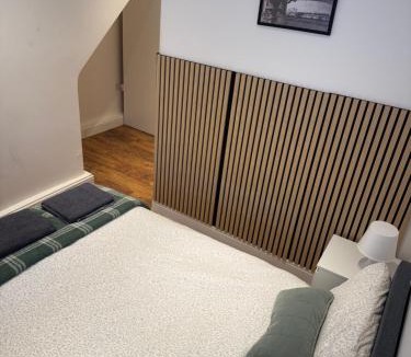 Royal Docks Apartment | Stylish modern apartment
