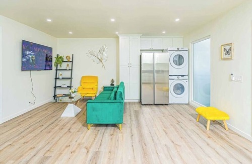 Altadena Apartment | Stylish Modern Retreat Near LA Top Attractions #5