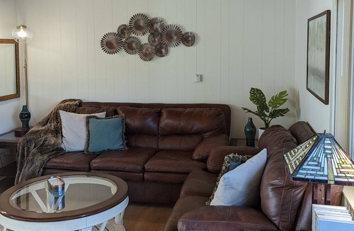 Frazier Park House | Stylish Mountain Getaway with Fireplace + Wifi