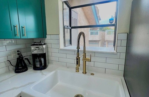 Point Loma Heights House | Stylish Ocean Beach Townhouse - Walk to the Sand, Relax in Comfort