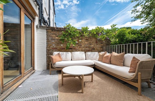 Vauxhall House | Stylish Stockwell House with Garden & Comfort - Pass the Keys