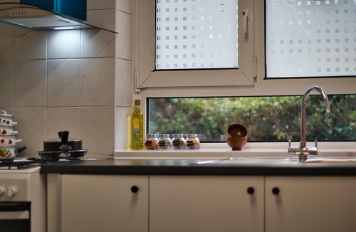 Stratford and New Town Apartment | Stylish Stratford Olympic London E15 Stay Sleeps 4 + Near Tube & City