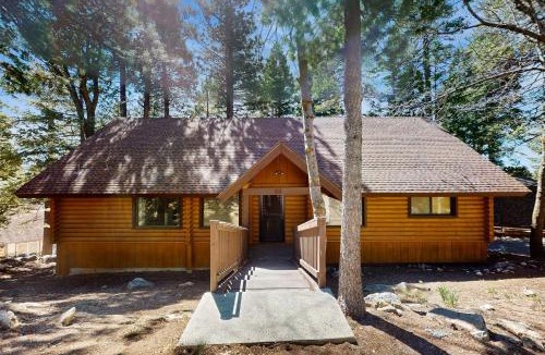 Twin Peaks House | Sugar Pine Retreat