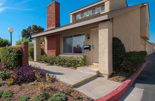 Anaheim Resort House | Suite Escapes 7