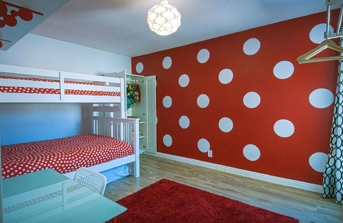 Anaheim Resort House | Suite Escapes 7