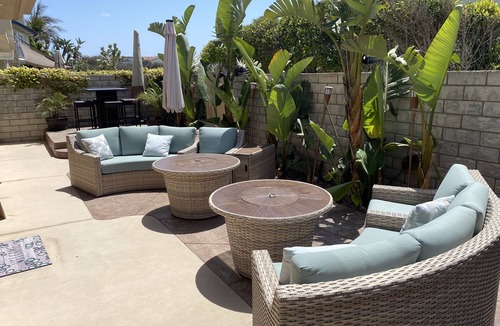 Oxnard Shores House | SUMMER FUN BEACH GETAWAY RETREAT - VINTAGE - NOSTALGIC SURF DECOR & OUTDOOR LIFE