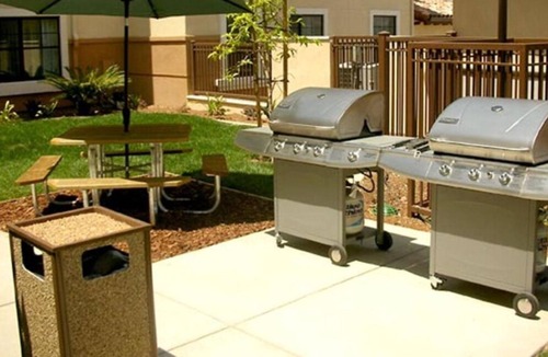 Thousand Oaks House | Summer Travel Getaway! 2 Comfortable Units! With Outdoor Pool, Pets Allowed!