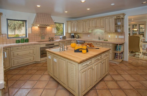 Summerland House | Summerland Beach Retreat - Fun in the Sun and on The Beach