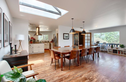 Coarsegold House | Summers@BOM, YosemiteBassLake, Sleeps 22, hottub, MovieGameBilliardsPlay