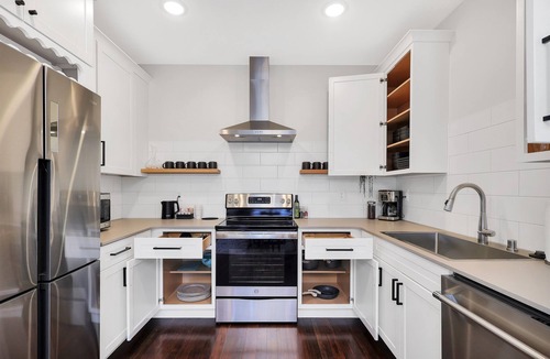 Mount Shasta Hotel | Summit Lofts, Extra Large Executive Suite, #210