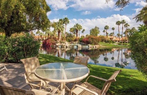 La Quinta House | Sun-drenched golf condo with a lake view!