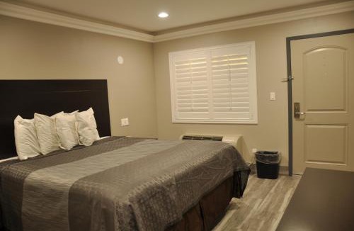 Downey Hotel | Sun Light Motel